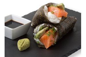 Sushi Dupla Temaki de Salmón